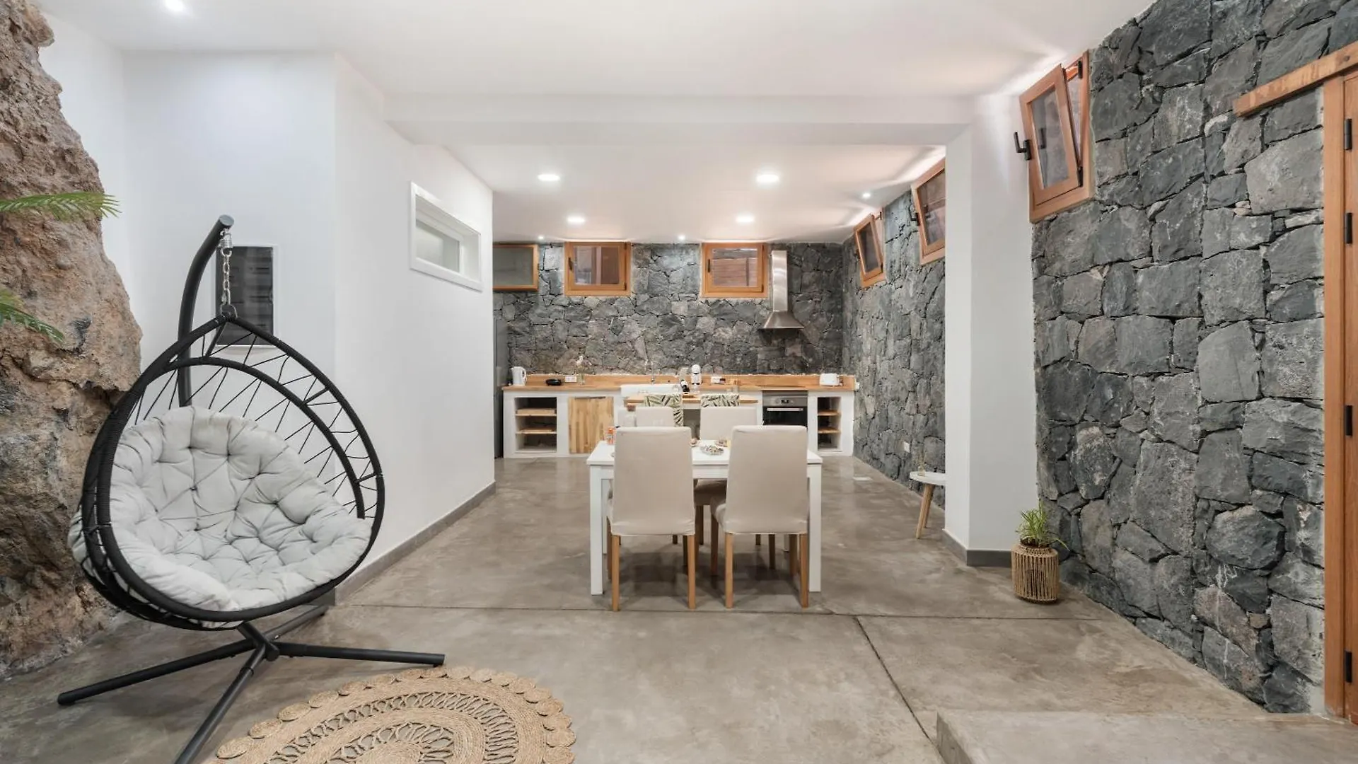 Luxury Home La Cueva Del Guanche contacts