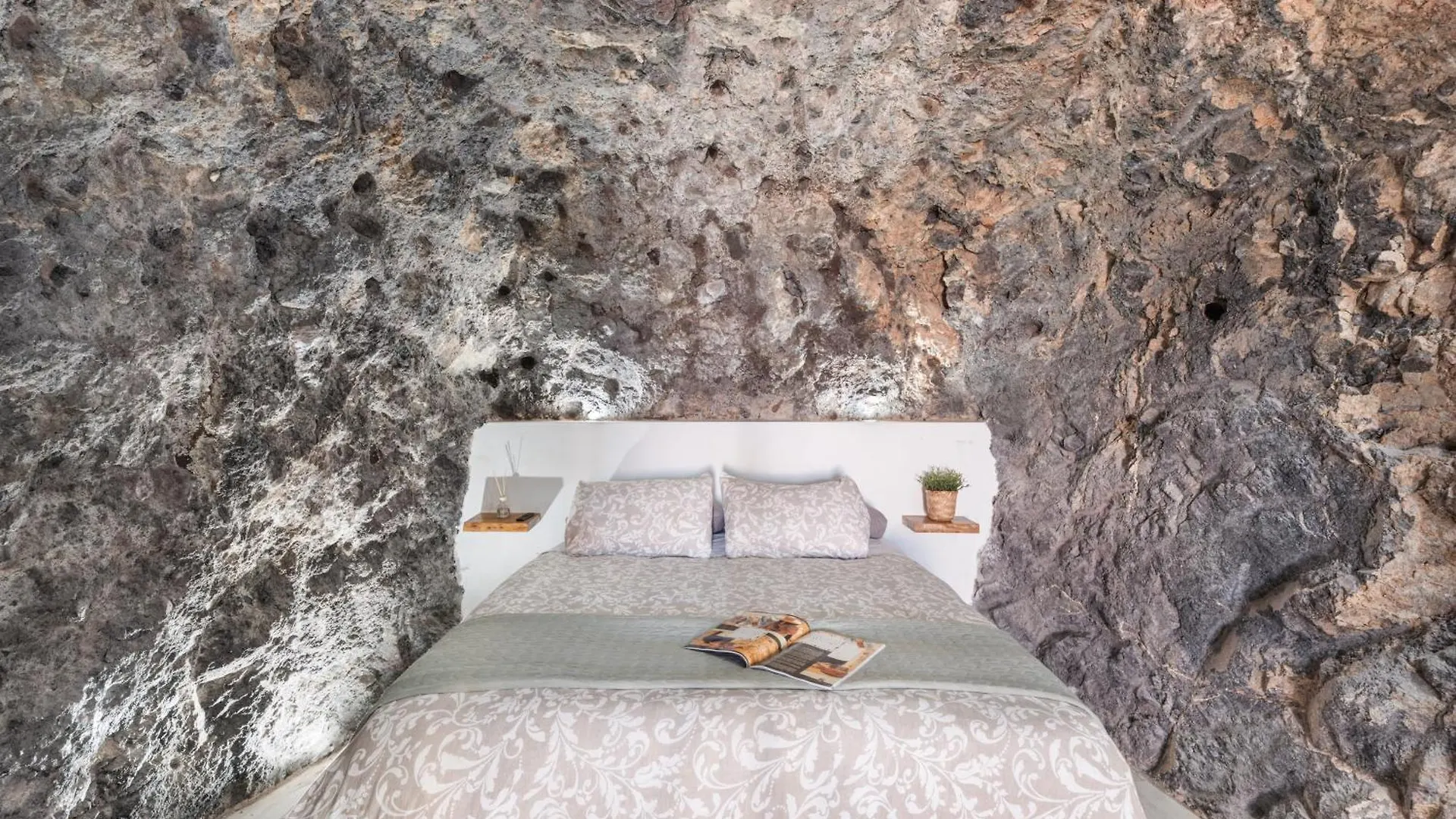 Luxury Home La Cueva Del Guanche Costa Adeje  Country house