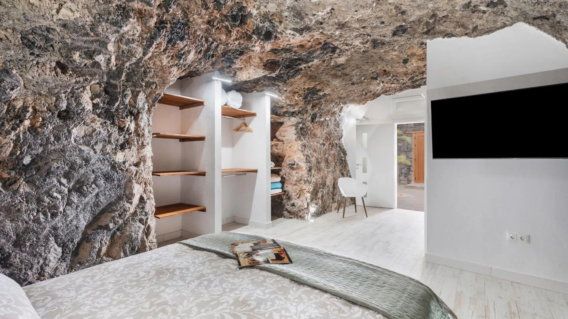 Luxury Home La Cueva Del Guanche Costa Adeje  Country house